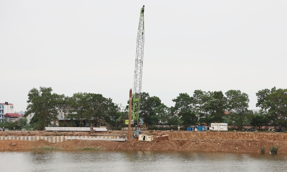 Khẩn trương khắc phục sạt lở kênh Ngũ Huyện Khê 