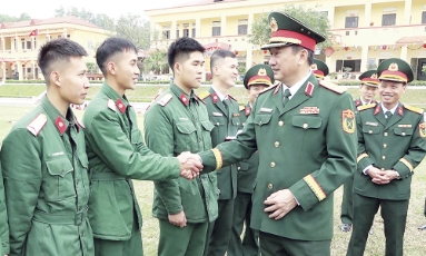  Tự hào truyền thống anh hùng, xây dựng lực lượng vũ trang Quân khu 1 vững mạnh toàn diện