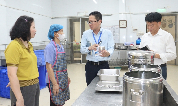 Bắc Ninh: Ngăn chặn thực phẩm bẩn xâm nhập bếp ăn tập thể