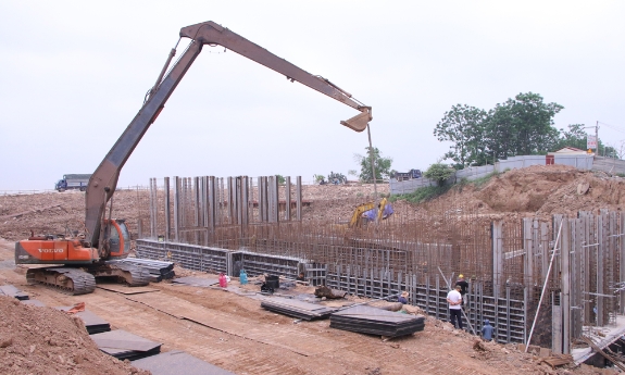 Thi công dự án đê điều: Chạy đua trước mùa mưa lũ