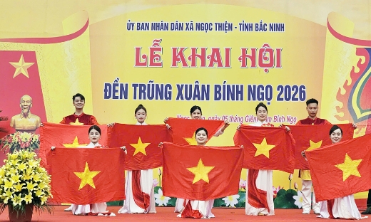 Vang mãi lời ca cách mạng