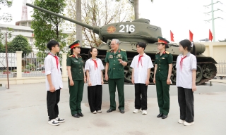 Bồi đắp lý tưởng, lòng tự hào dân tộc cho học sinh  