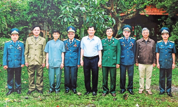 Tuổi xanh gửi lại chiến trường