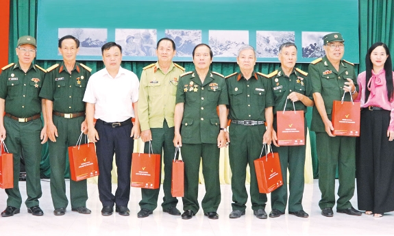Cựu chiến binh quân giải phóng miền Đông Nam Bộ: Gắn kết, sẻ chia giữa đời thường