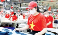 Công đoàn và doanh nghiệp: Chăm lo “vốn quý” từ bữa ăn đến tinh thần