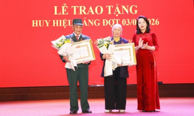  2.296 đảng viên Đảng bộ tỉnh Bắc Ninh được tặng Huy hiệu Đảng