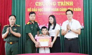 Nhận đỡ đầu 66 học sinh hoàn cảnh đặc biệt khó khăn