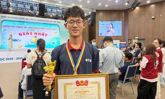 Nam sinh Đỗ Trường Giang mê thiện nguyện, giành học bổng du học
