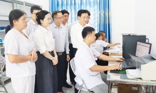Trạm y tế vùng cao: Nỗ lực cán đích thực hiện bệnh án điện tử
