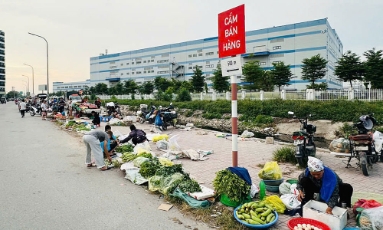  Dẹp "chợ cóc” ven khu công nghiệp: Cần giải pháp căn cơ