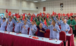 Hệ thống y tế  thích ứng  trước làn sóng già hóa dân số