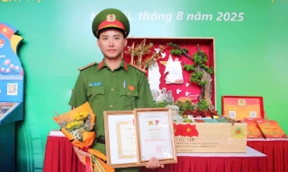 Thượng úy Phạm Văn Sô tận tâm với công việc