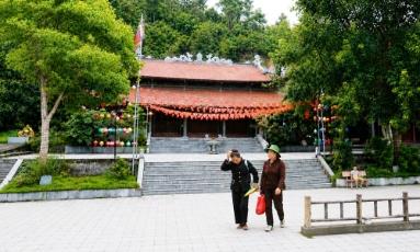  Về nơi thờ thủy tổ nghề nông