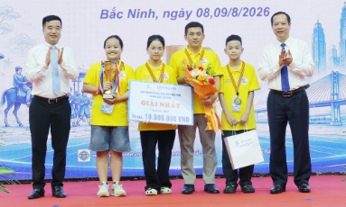  Cặp song sinh chung niềm say mê công nghệ
