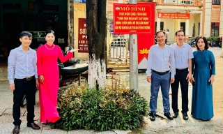 Gắn bó với dân, việc khó thành dễ