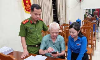 Chuyển mạnh sang “học tập, thực hành” theo gương Bác