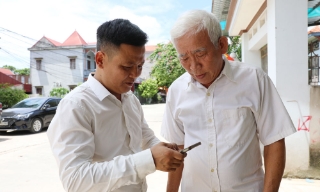 Cán bộ thôn, tổ dân phố làm "đại sứ số"