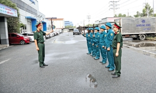 Những chiến sĩ trong nhà máy