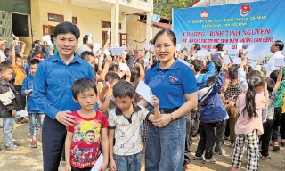 Những việc làm tận tụy vì dân