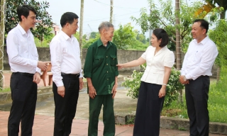 Chuyển biến từ phương châm “Lấy người dân làm trung tâm phục vụ”