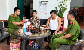 Tỉnh táo tránh “cạm bẫy số”