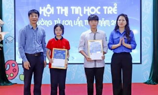 Đồng chí Nguyễn Thị Thanh Thảo: Tận tâm đưa kỹ năng số đến Nhân dân
