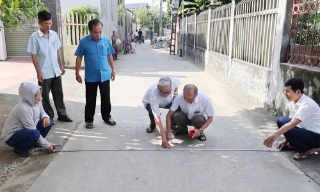 Đồng thuận hiến đất làm đường ở Nhân Hữu 