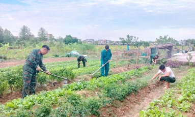  Tự lực hậu cần, bảo đảm đời sống bộ đội