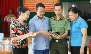 Cảnh giác bẫy "việc nhẹ, lương cao”