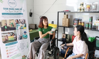 Cô gái bại não vượt lên nghịch cảnh
