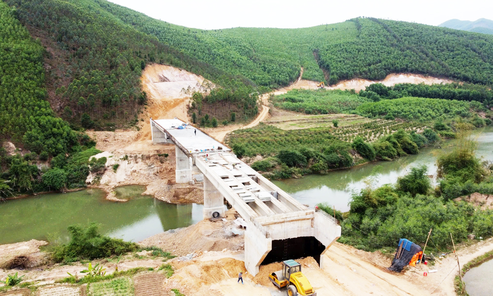 Sơn Động: Gấp rút triển khai các dự án, công trình trọng điểm