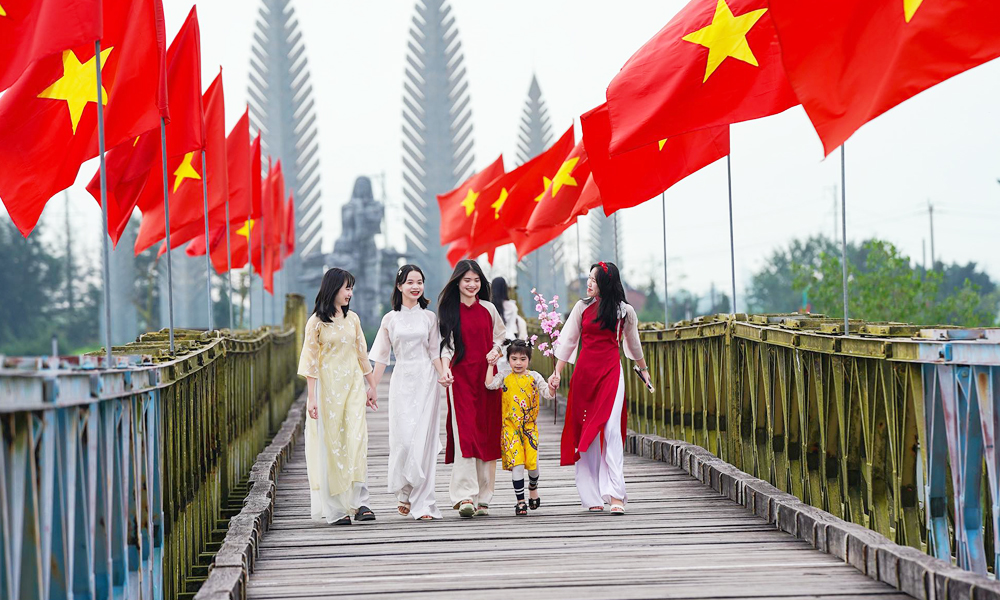 Ngày vui thống nhất và giá trị hòa bình