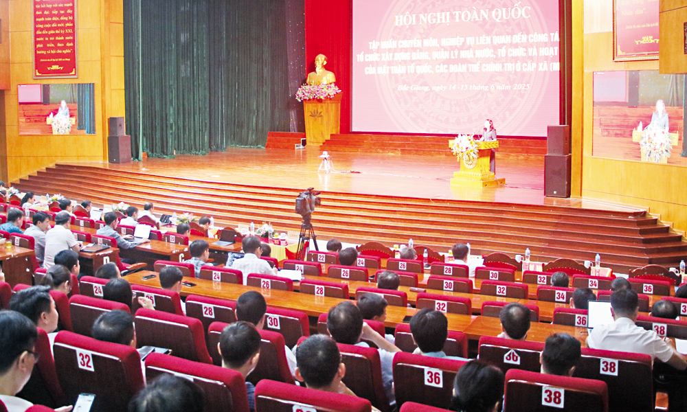  Nâng chất lượng học tập, tuyên truyền nghị quyết của Đảng