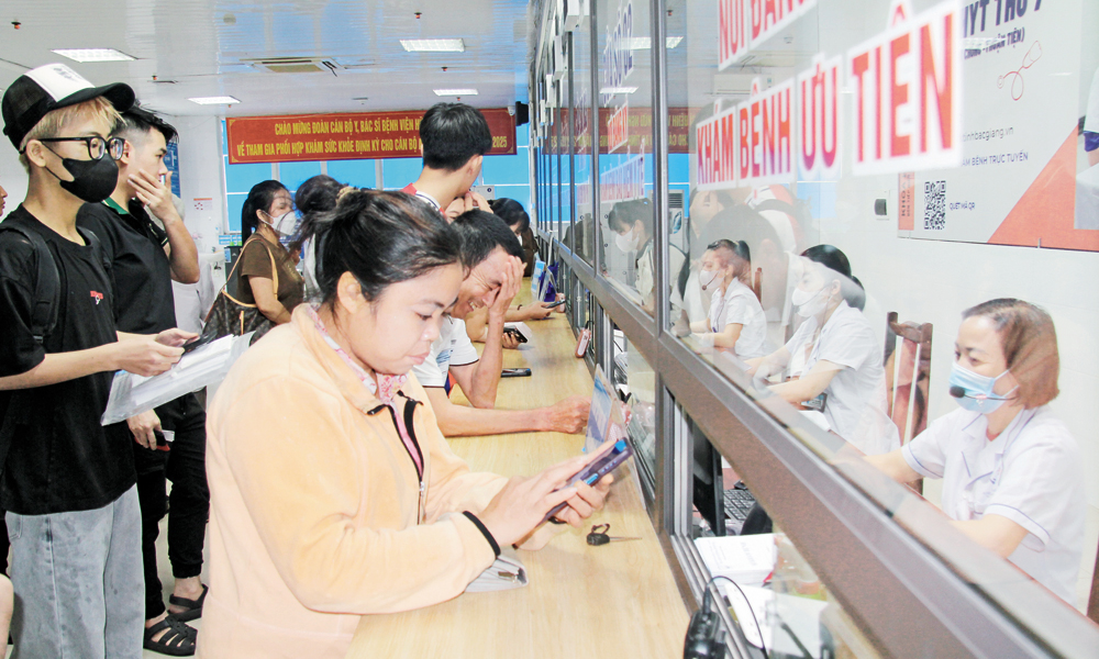   Luật sửa đổi, bổ sung một số điều của Luật Bảo hiểm y tế: Thêm quyền lợi, mở rộng diện bao phủ