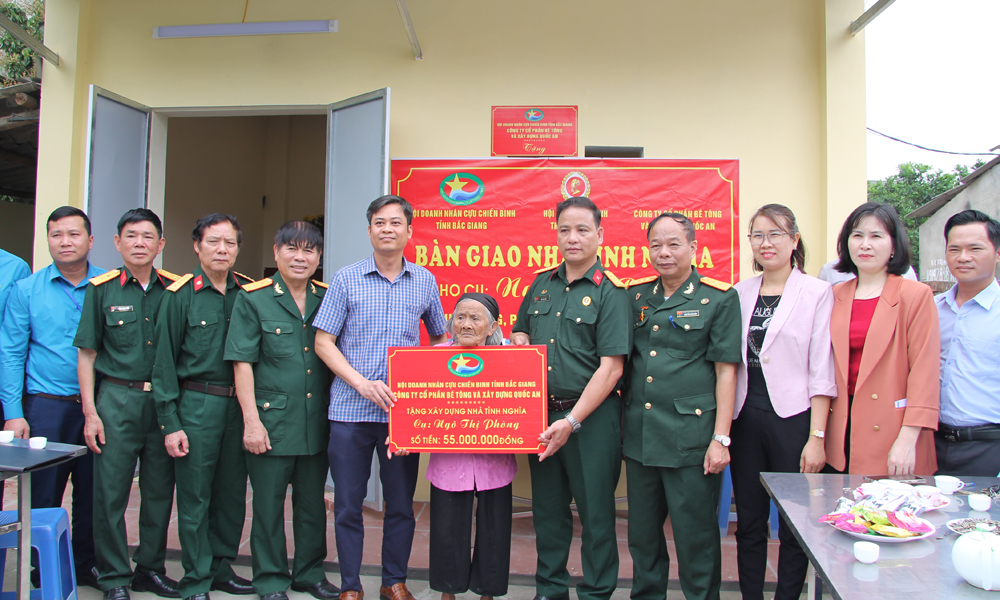 Hỗ trợ hộ nghèo sửa chữa nhà ở