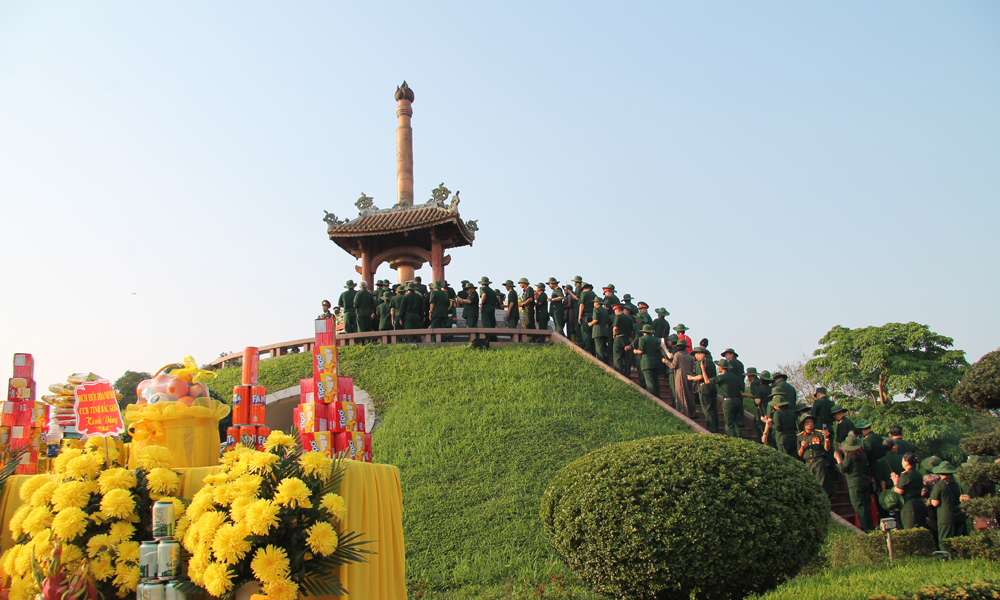 Xúc động, tự hào hành trình tri ân 