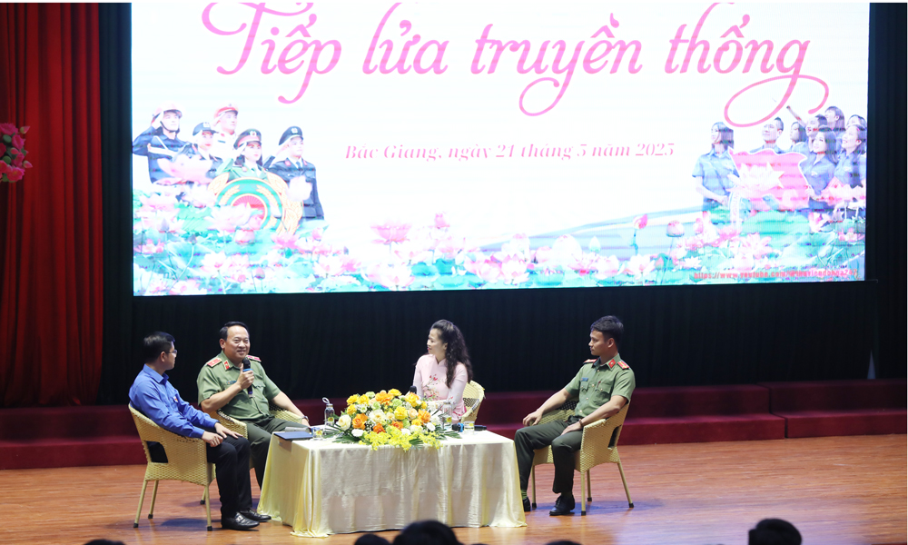 Công an Bắc Giang tổ chức tọa đàm “Tiếp lửa truyền thống” 