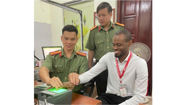 Công an tỉnh Bắc Ninh: Cao điểm 50 ngày đêm cấp tài khoản định danh điện tử cho người nước ngoài