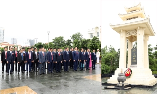 Đoàn đại biểu Đảng bộ UBND tỉnh Bắc Ninh dâng hương tưởng niệm các Anh hùng liệt sĩ