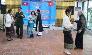 Giao lưu hữu nghị Việt - Lào anh em