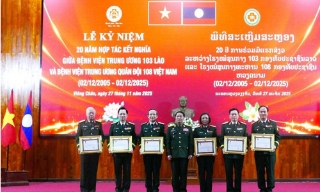 Việt Nam - Lào tăng cường hợp tác y học quân sự