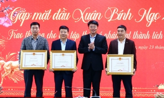 Báo và Phát thanh, Truyền hình Bắc Ninh khen thưởng nhiều tập thể, cá nhân 