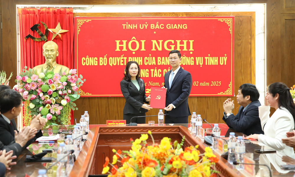 Đồng chí Thân Trung Kiên giữ chức Bí thư Huyện ủy Lục Nam