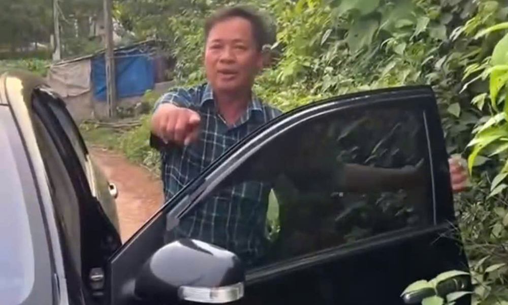 Thi hành kỷ luật cán bộ kế toán xã Đồng Tiến hành hung người dân