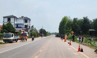 Bắc Ninh: Đang làm đồng, một phụ nữ bị ô tô mất lái đâm tử vong