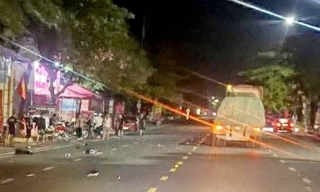 Bắc Ninh: Xe máy va chạm với xe đầu kéo, 2 người tử vong