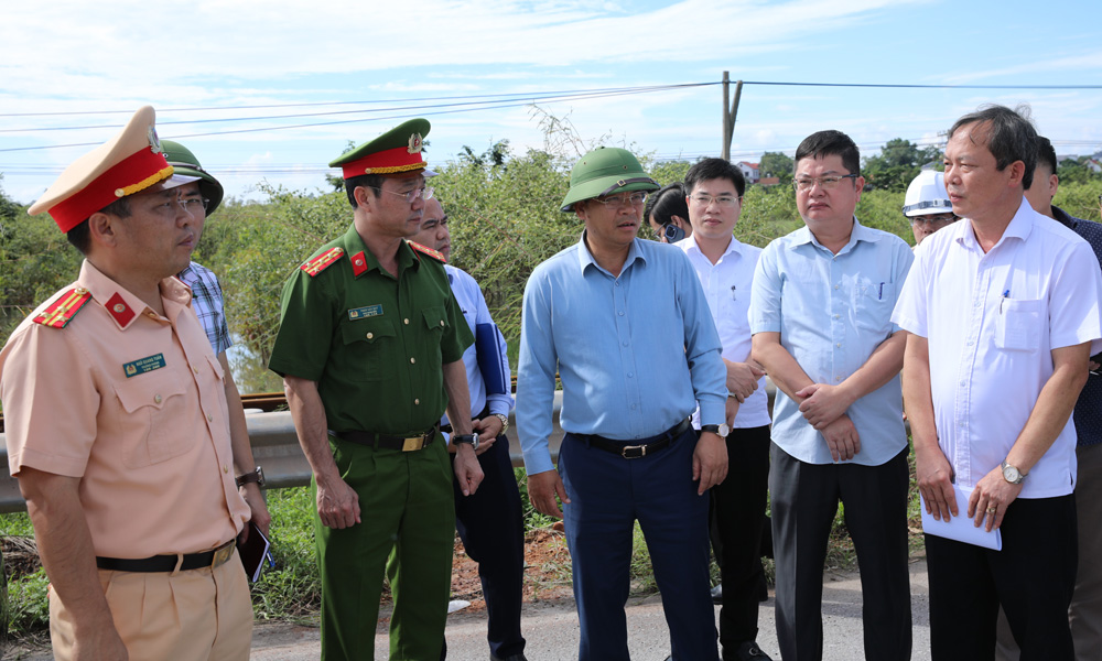  Khẩn trương khắc phục những điểm đen về tai nạn giao thông