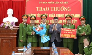 Công an xã Kép bắt đối tượng tàng trữ trái phép chất ma túy có nhiều tiền án