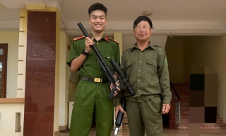  Hợp Thịnh: Người dân giao nộp 8 khẩu súng, 1 quả lựu đạn