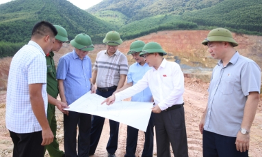  Đoàn đại biểu Quốc hội tỉnh Bắc Ninh giám sát việc khai thác khoáng sản tại xã Nghĩa Phương